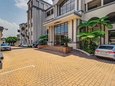 2 Bedroom Apartment For Sale in Bedfordview - 5Fmq.webp