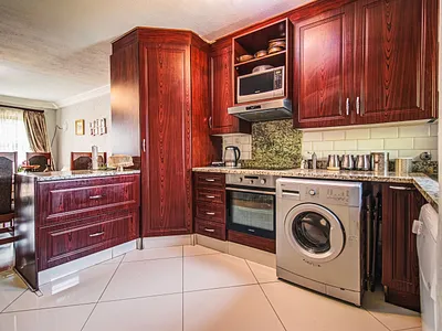 2 Bedroom Apartment For Sale in Edenvale - Yptk.webp