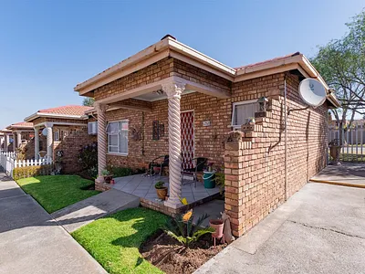 1 Bedroom Townhouse For Sale in Boksburg - yB88.webp