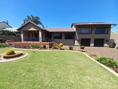 4 Bedroom House For Sale in Kempton Park - 3PHJ.webp