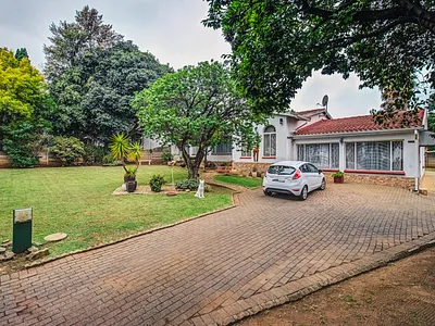 4 Bedroom House For Sale in Kempton Park - 2TFB.webp