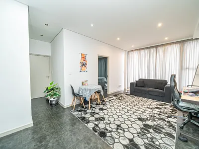 1 Bedroom Apartment For Sale in Bedfordview - img