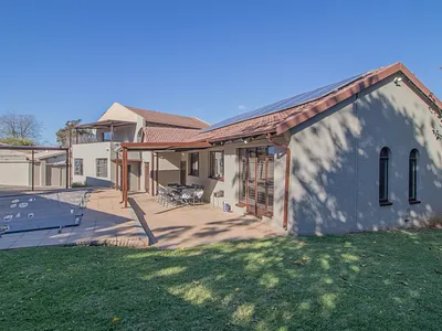 3 Bedroom House For Sale in Edenvale - P1b1.webp