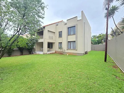 3 Bedroom Townhouse For Sale in Bedfordview - nPht.webp