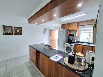 2 Bedroom Apartment For Sale in Edenvale - 7d74.webp