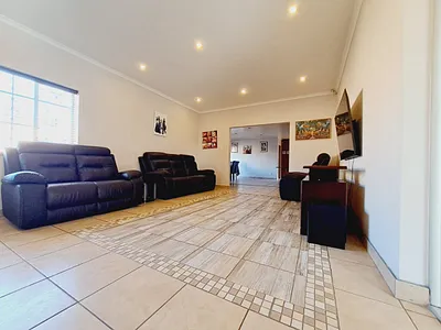 4 Bedroom House For Sale in Germiston - img