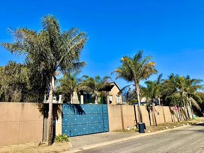 4 Bedroom House For Sale in Sandton - MN7v.webp