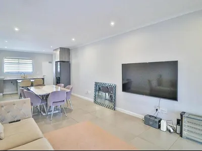 2 Bedroom Apartment For Sale in Sandton - xuYv.webp