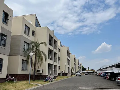 2 Bedroom Apartment For Sale in Sandton - img