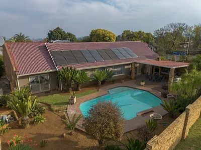 4 Bedroom House For Sale in Germiston - H1XZ.webp