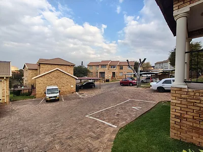 3 Bedroom Townhouse For Sale in Alberton - qFGB.webp