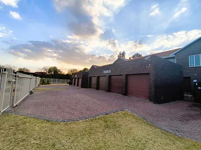 3 Bedroom Townhouse For Sale in Alberton - gmyV.webp