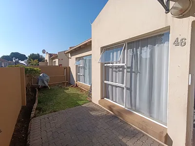 2 Bedroom Townhouse For Sale in Alberton - RtNH.webp