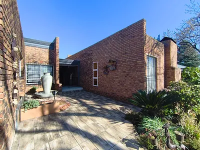 3 Bedroom House For Sale in Alberton - nBFj.webp