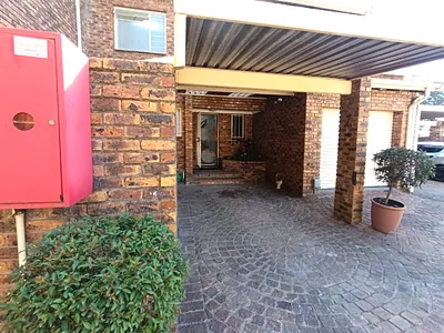 3 Bedroom Townhouse For Sale in Alberton - cFRJ.webp