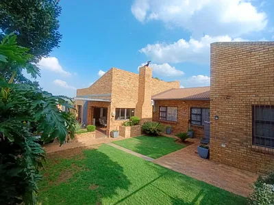 4 Bedroom House For Sale in Alberton - img