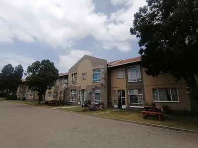 2 Bedroom Townhouse For Sale in Alberton - img