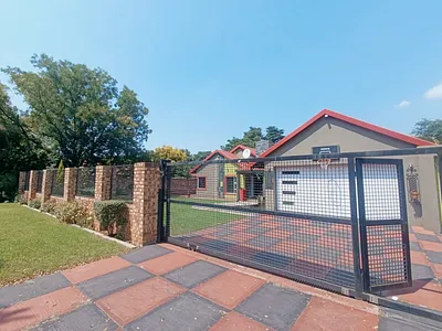 4 Bedroom House For Sale in Alberton - TZ4e.webp