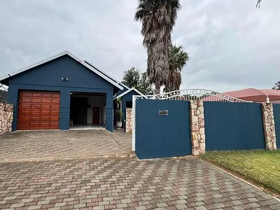 4 Bedroom House For Sale in Alberton - Ku4w.webp