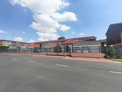 3 Bedroom Townhouse For Sale in Alberton - img