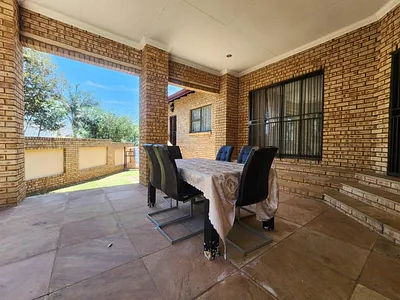 4 Bedroom House For Sale in Alberton - img