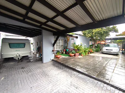 4 Bedroom House For Sale in Alberton - yIIF.webp