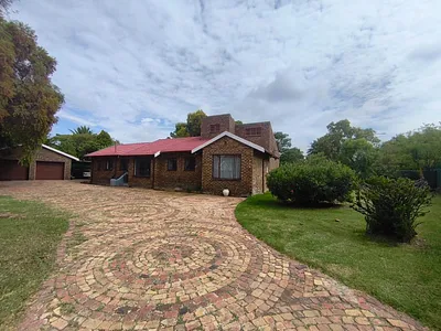 4 Bedroom House For Sale in Alberton - jdwp.webp