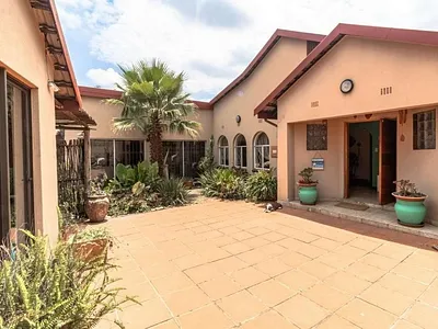 4 Bedroom House For Sale in Alberton - EqRO.webp