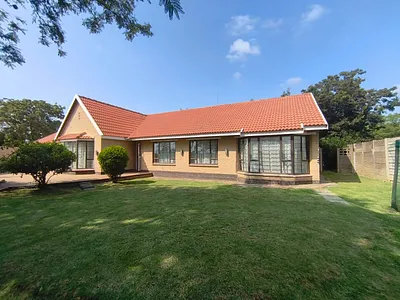 4 Bedroom House For Sale in Alberton - img
