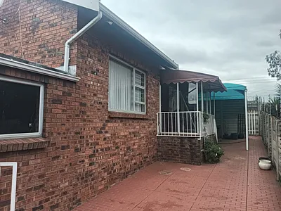 3 Bedroom Townhouse For Sale in Alberton - UDiB.webp