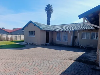 4 Bedroom House For Sale in Alberton - img