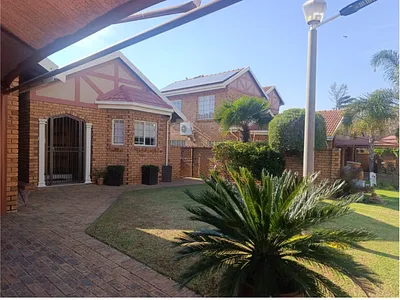 3 Bedroom Townhouse For Sale in Alberton - img