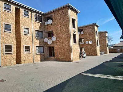 2 Bedroom Townhouse For Sale in Alberton - W6oY.webp