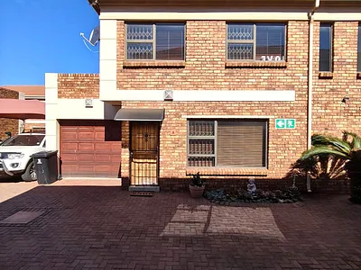3 Bedroom Townhouse For Sale in Alberton - psjI.webp