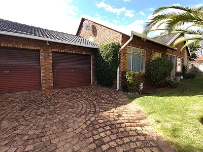 3 Bedroom House For Sale in Alberton - LdUT.webp