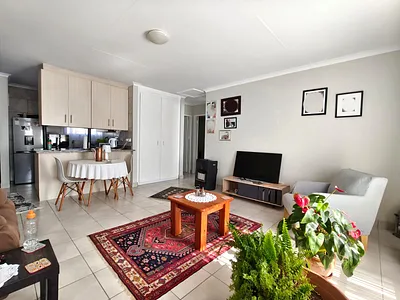 2 Bedroom Townhouse For Sale in Alberton - 2bjt.webp