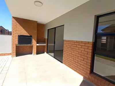 3 Bedroom Townhouse To Rent in Alberton - 6EeU.webp