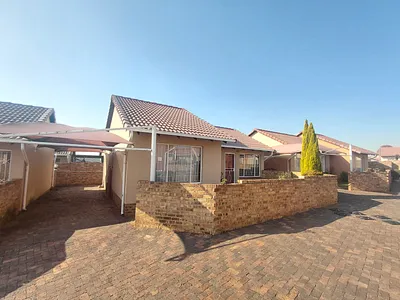3 Bedroom Townhouse To Rent in Johannesburg - img