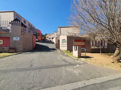 2 Bedroom Townhouse To Rent in Johannesburg - img