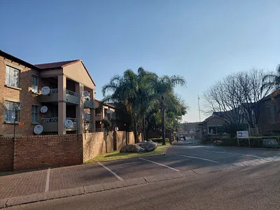 2 Bedroom Townhouse To Rent in Centurion - img