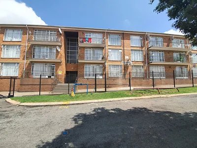 2 Bedroom Apartment To Rent in Alberton - mnkA.webp
