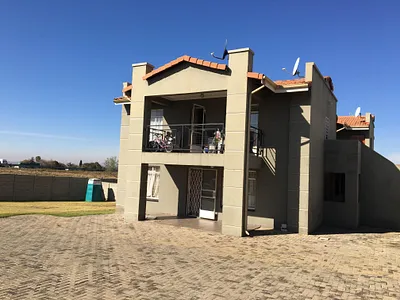 2 Bedroom Townhouse To Rent in Alberton - 07n5.webp
