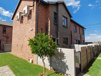 2 Bedroom Apartment To Rent in Alberton - jpV8.webp