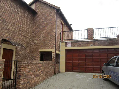 3 Bedroom Townhouse To Rent in Alberton - 2Iun.webp