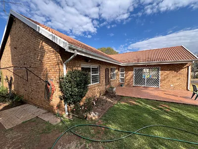 3 Bedroom House To Rent in Alberton - TWZq.webp