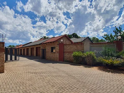 2 Bedroom Townhouse To Rent in Meyerton - pXXT.webp