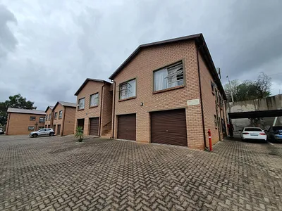 2 Bedroom Townhouse To Rent in Roodepoort - 0oD3.webp