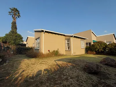 3 Bedroom Townhouse To Rent in Alberton - WKZw.webp
