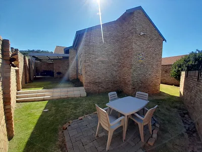 3 Bedroom Townhouse To Rent in Johannesburg - img