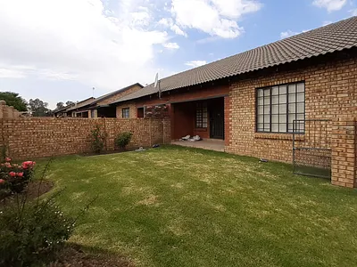 3 Bedroom Townhouse To Rent in Meyerton - VLUR.webp